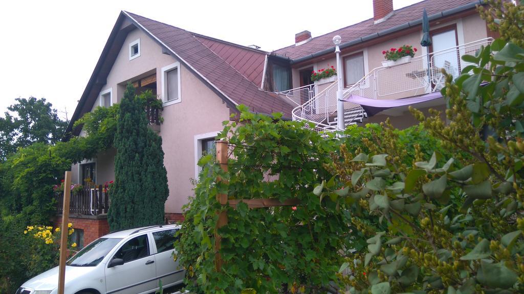 Bertalan Apartman Vonyarcvashegy Bagian luar foto